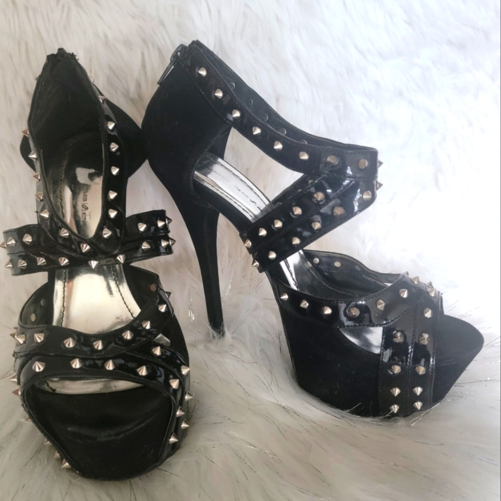 Gold Fish Platform Studded Sandals